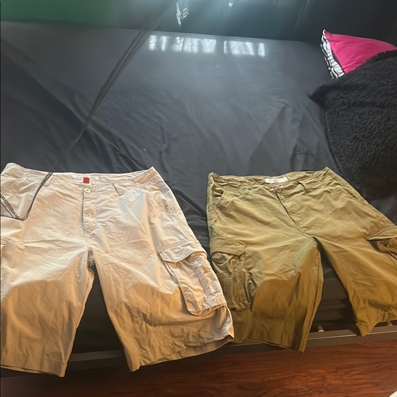Men's Beige Cargo Shorts 2 pairs almost like new worn once - Picture 3 of 5